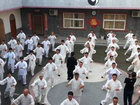 séance de taichi à ChenJiaGou